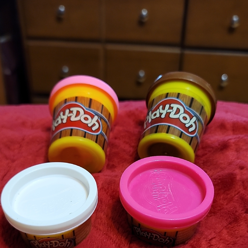 Play-Doh Colorful Modeling Compound Set (7 Pieces)